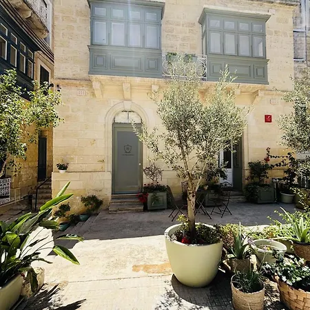 Casa Maria Tereza Bed & Breakfast *